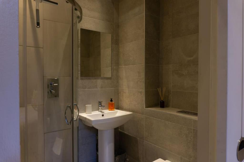 Spacious Apartment In City Centre - Free Parking Nottingham Luaran gambar